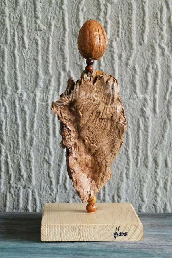 Sculptuur "Lady in bronze"