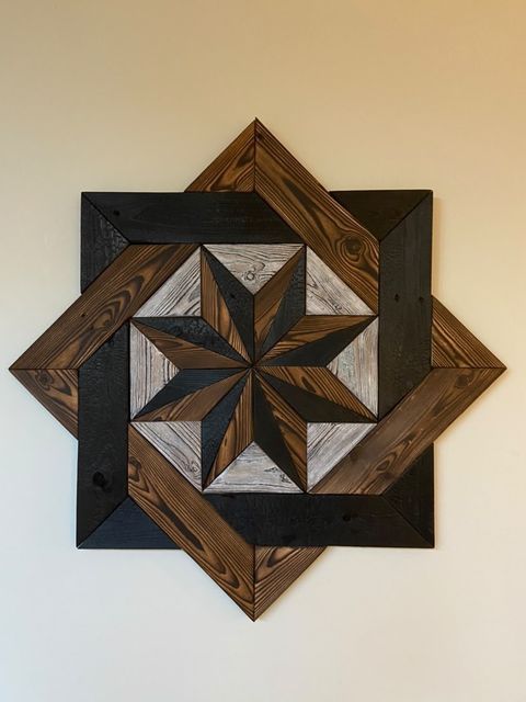 Houten wanddecoratie "Wandpaneel Geometrische achthoek", Shou Sugi Ban