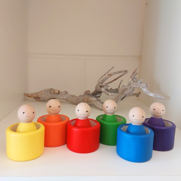 Peg Doll "Therapie poppetjes in bakje", kleurherkenning, motoriek, houten popjes (set van 6)