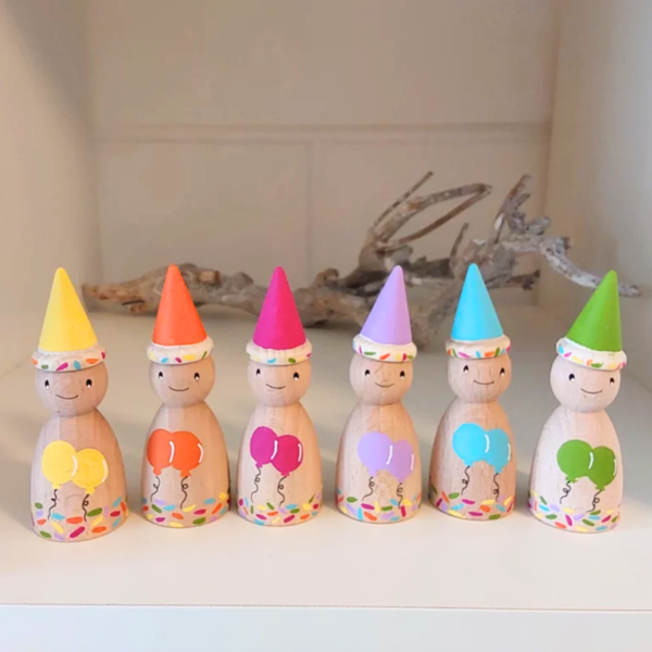 Peg Doll "Verjaardag", houten popje, gelukspopje (per stuk)
